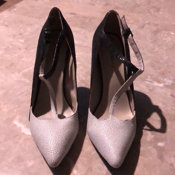 Black and White  size 8.5 with 4inch heel - Picture 1 of 2